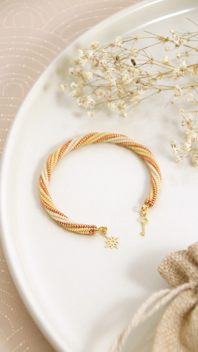 Schéma Bracelet jonc en tissage twisted herringbone tubulaire avec rocailles Miyuki 15/0