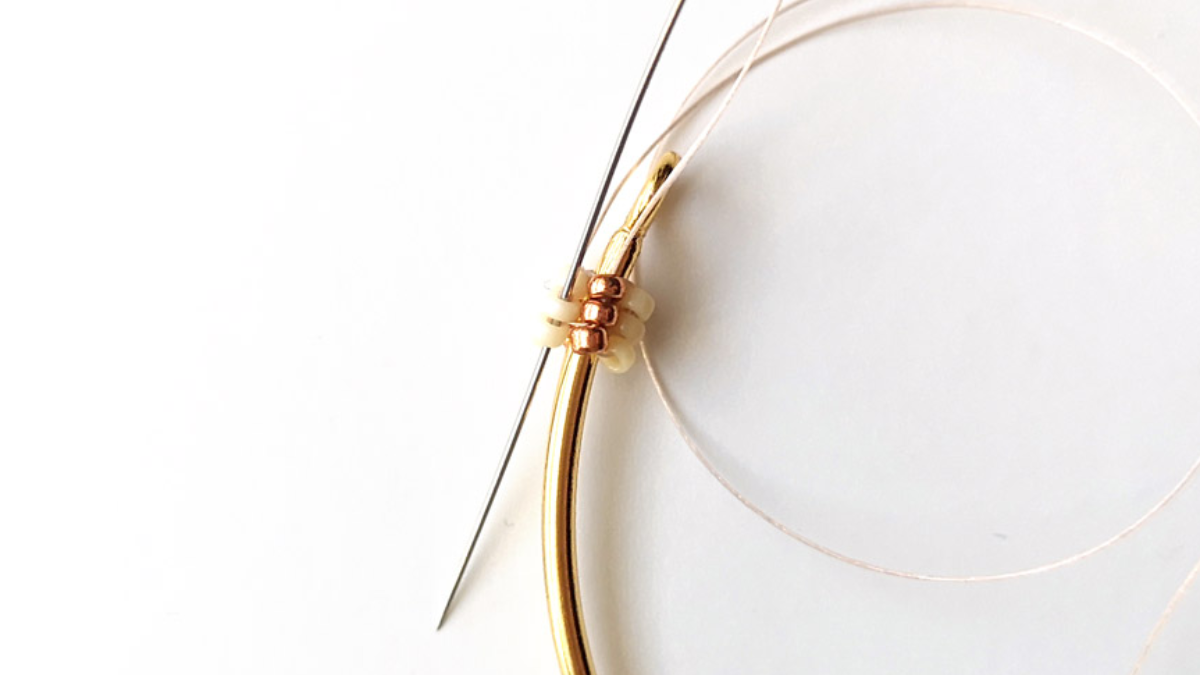 Bracelet jonc en tissage twisted herringbone tubulaire avec rocailles Miyuki 15/0 : Etape 9