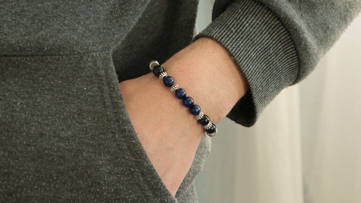 Schéma Bracelet élastique homme avec perles en pierre gemme oeil de tigre teinté bleue