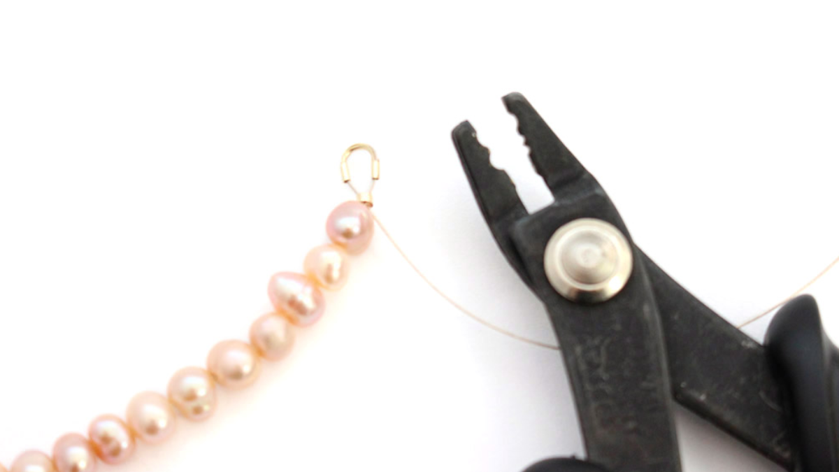 DIY Stacking de colliers dorés maxi chaînes et ras de cou en perles d'eau douce : Etape 1