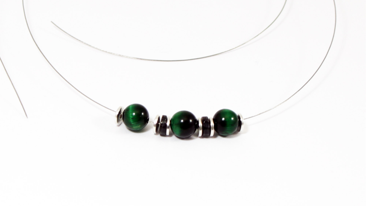 Collier surfeur pour homme heishis et oeil de tigre : Etape 1