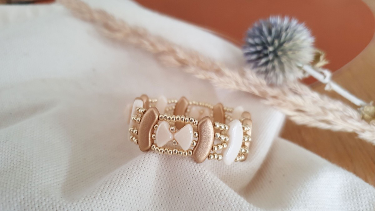 Bracelet élastique avec perles en verre PieDuo et QuadBow