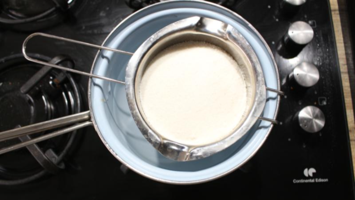 DIY Bougie parfumée avec des fleurs séchées : Etape 1