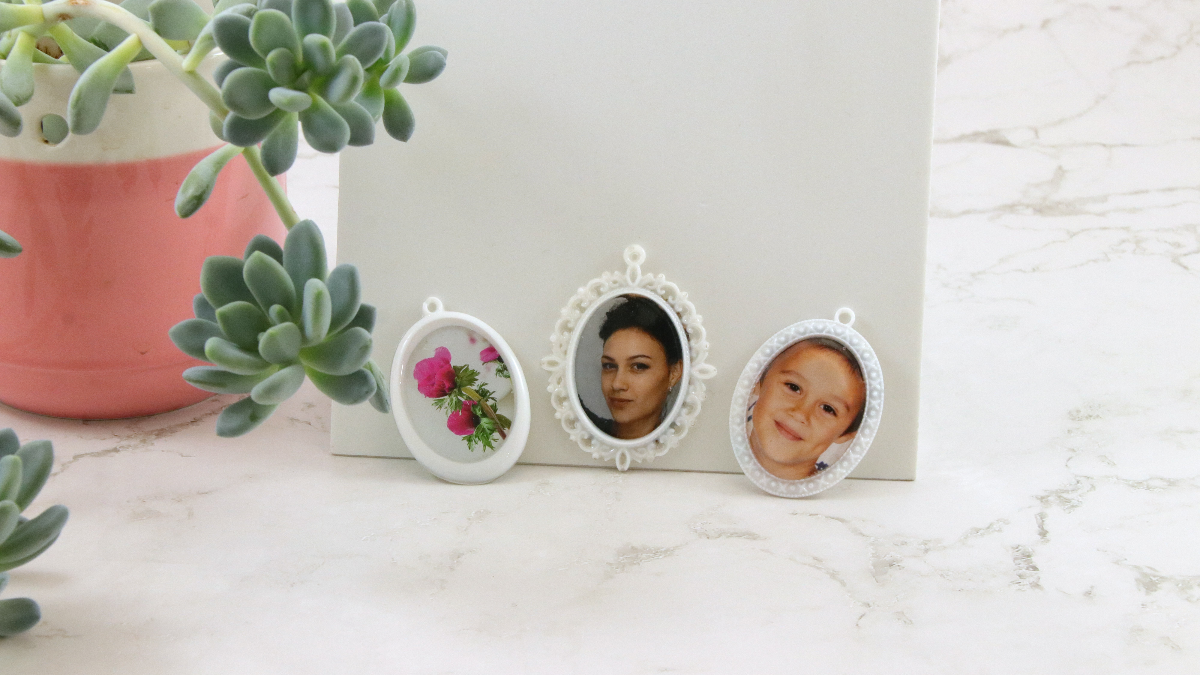 Schéma Cadres en résine avec inclusion de papier photo