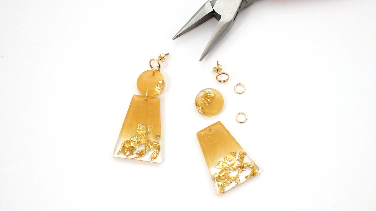 Boucles d'oreilles en résine avec des feuilles d'or : Etape 6