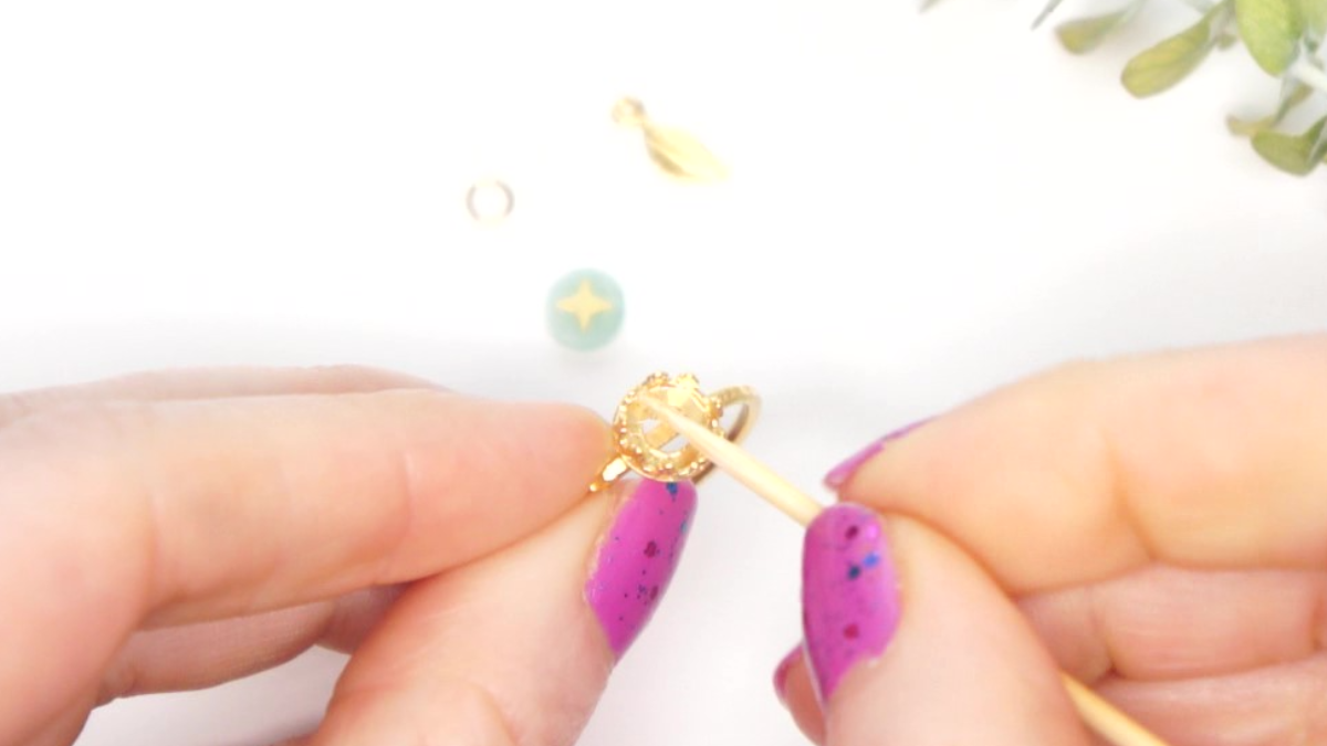 Bague Plaqué or cabochon Amazonite et étoile dorée : Etape 2