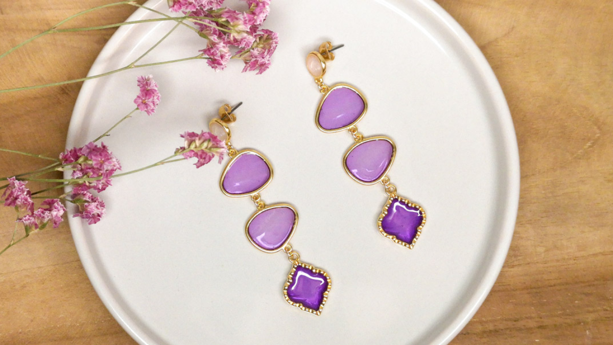 Schéma Boucles d'oreilles pendantes violettes résine époxy effet vitrail