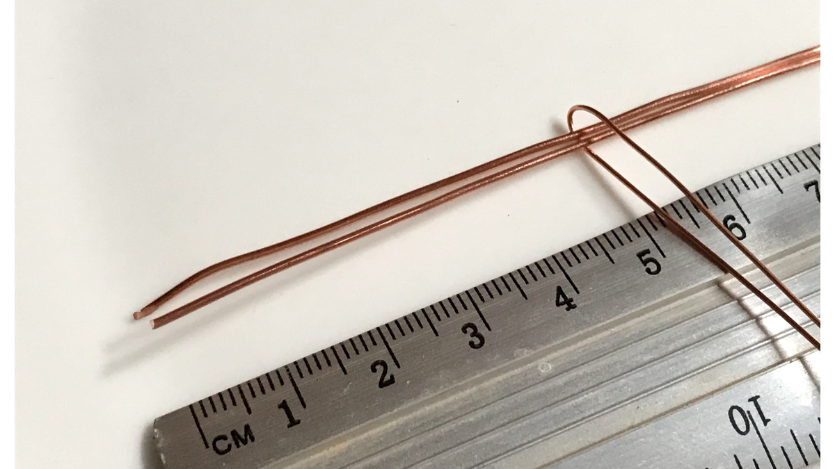 Pendentif serti wire wrapping avec cabochon pierre gemme et fil de cuivre : Etape 3