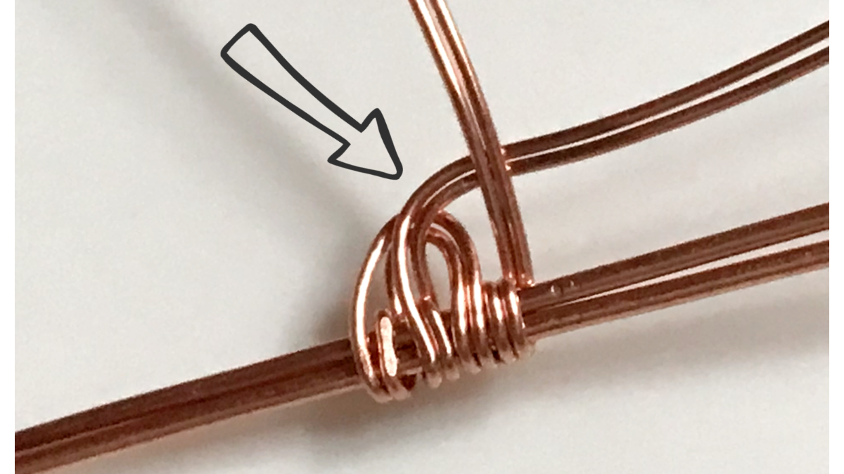 Pendentif serti wire wrapping avec cabochon pierre gemme et fil de cuivre : Etape 13