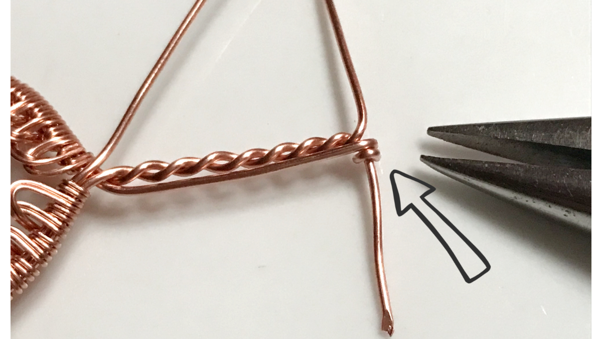 Pendentif serti wire wrapping avec cabochon pierre gemme et fil de cuivre : Etape 33