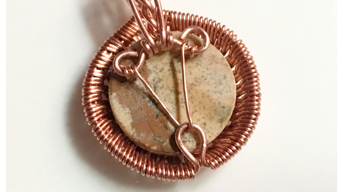 Pendentif serti wire wrapping avec cabochon pierre gemme et fil de cuivre : Etape 41