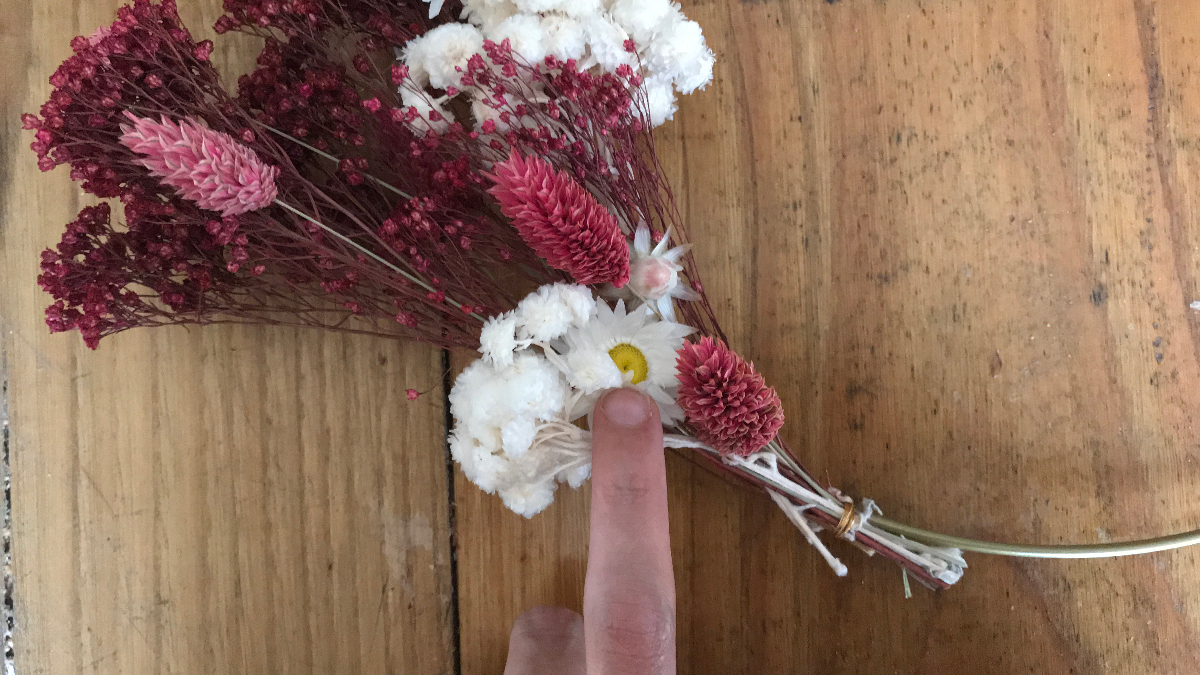 DIY Décoration bohème - Couronne de fleurs séchées : Etape 7