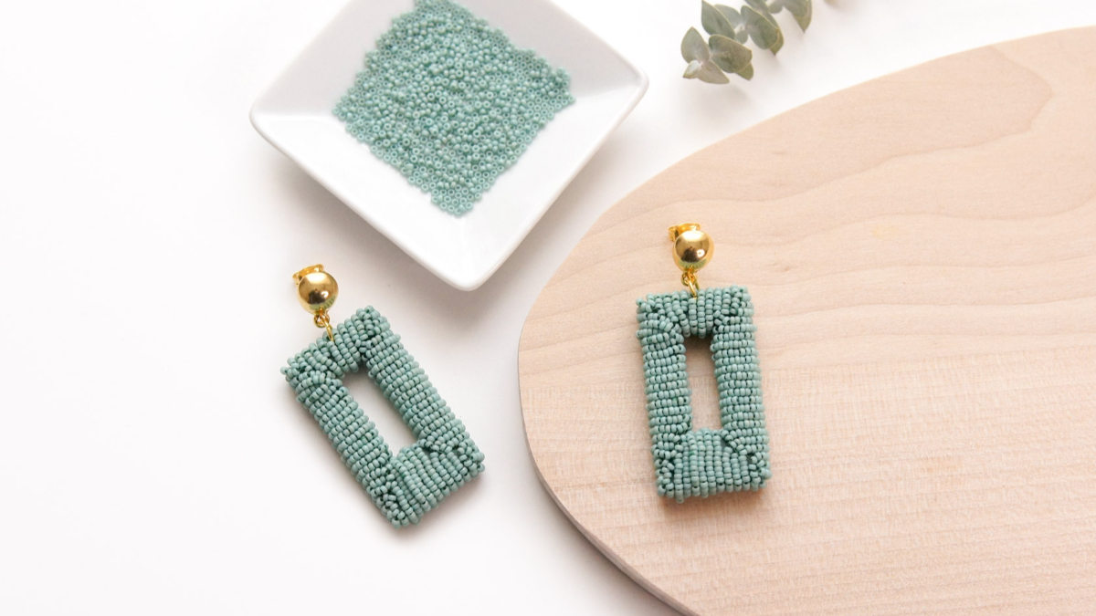 Schéma DIY Boucles d'oreilles rectangles en perles style années 80