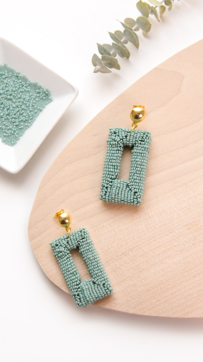 Schéma DIY Boucles d'oreilles rectangles en perles style années 80