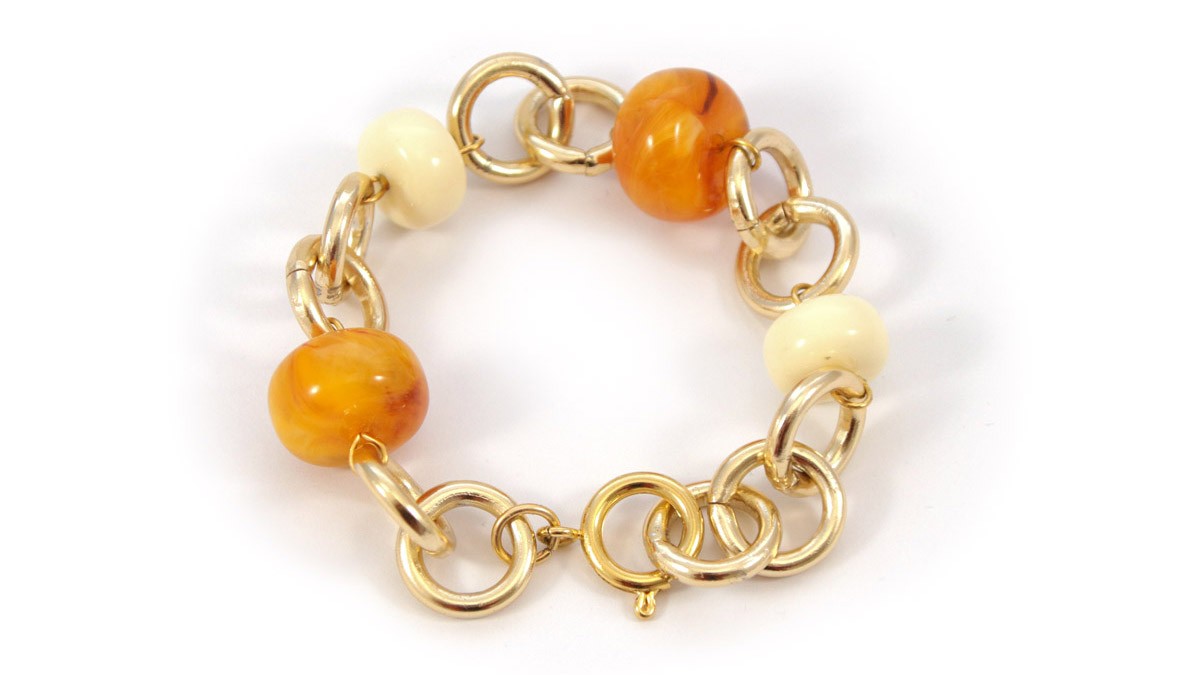 Bracelet grosse maille dorée avec des perles rondelles en resine : Etape 7