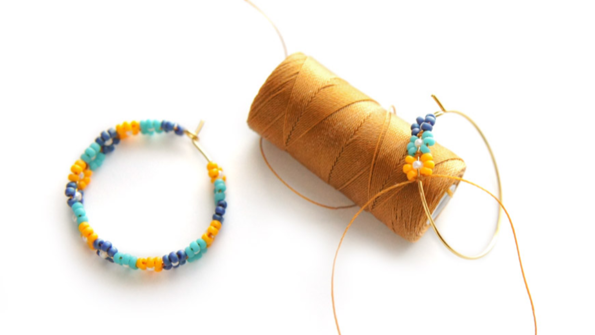 Créoles mini fleurs en perles de rocailles Miyuki : Etape 4