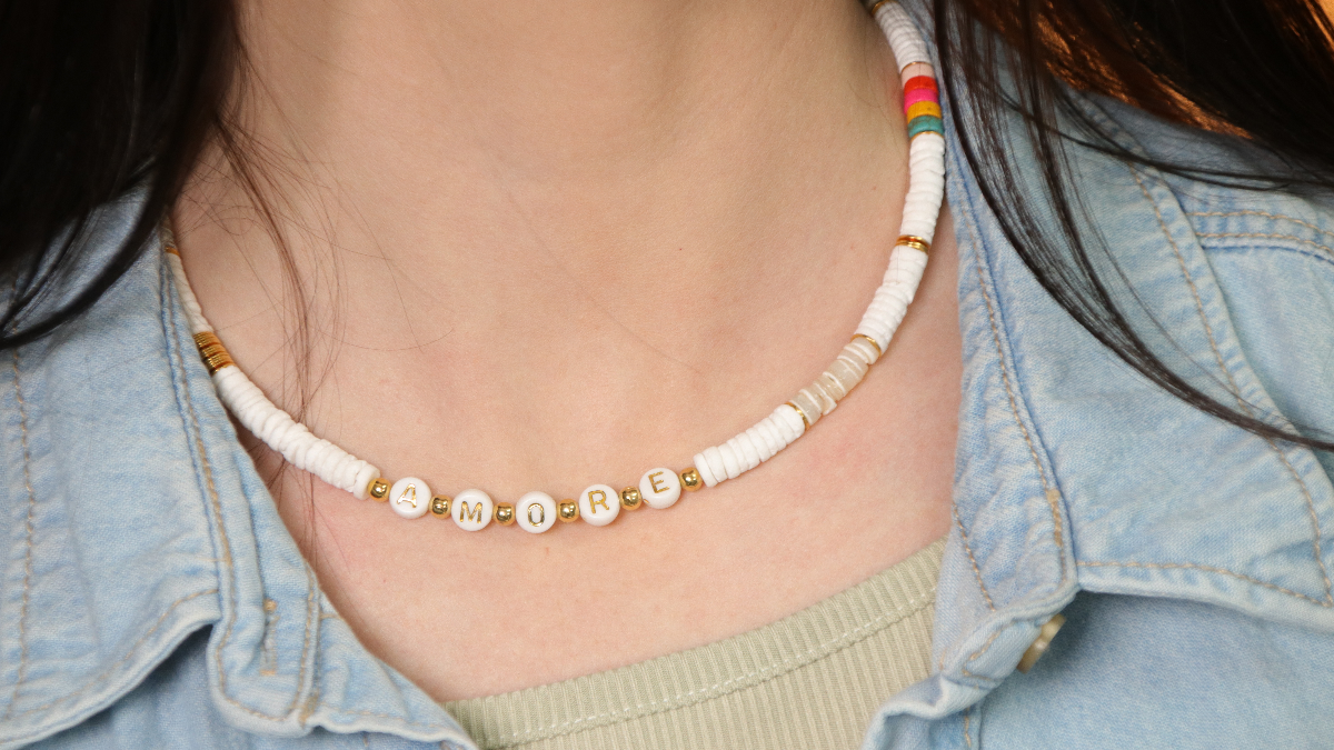 Schéma DIY Bijou à message 3 en 1 en perles heishi coquillage et perles lettres