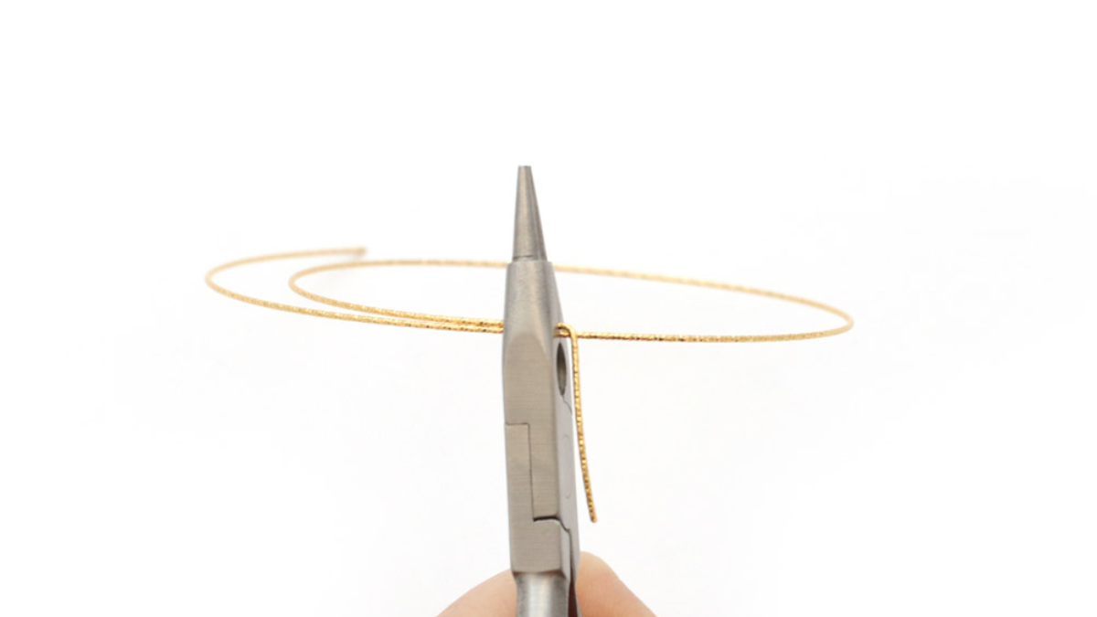 Bracelet Jonc semainier diamanté doré à l'or fin breloques alphabet : Etape 4