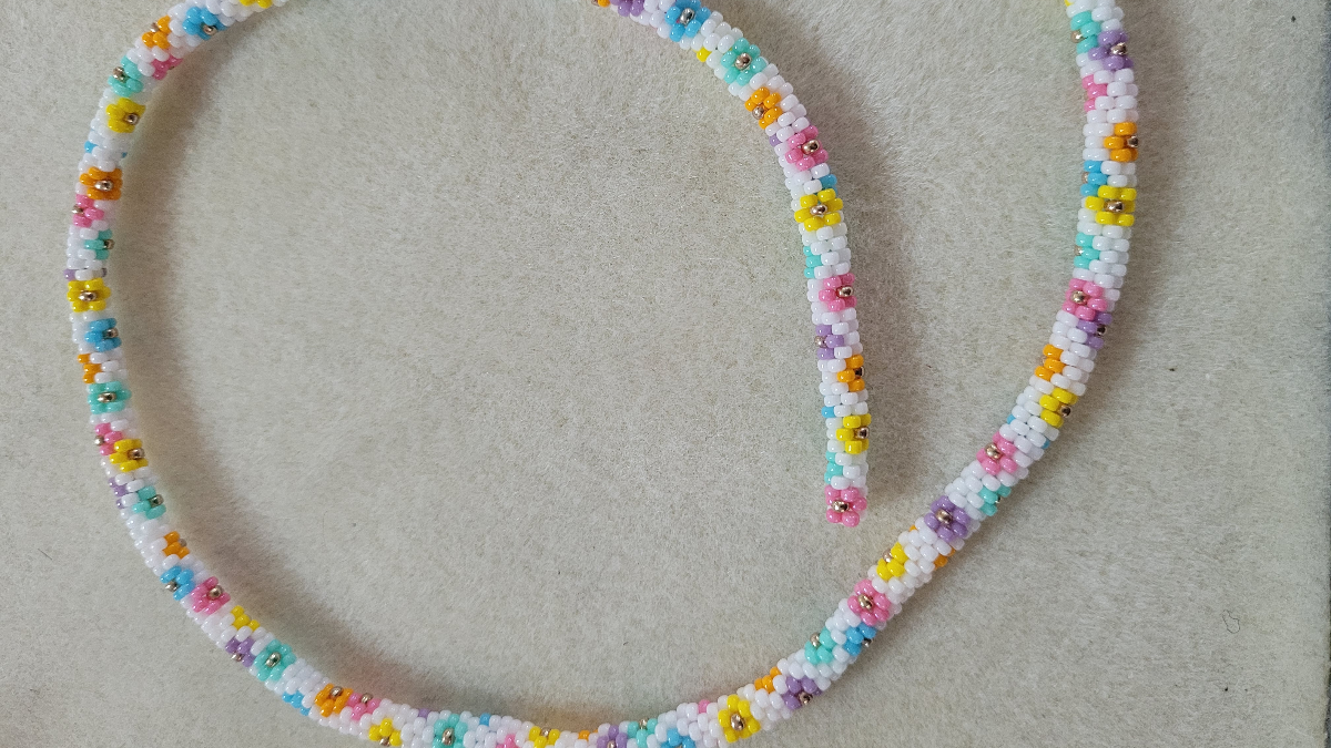 Bracelet jonc fleurs marguerites en tissage peyote pair de rocailles Miyuki : Etape 5