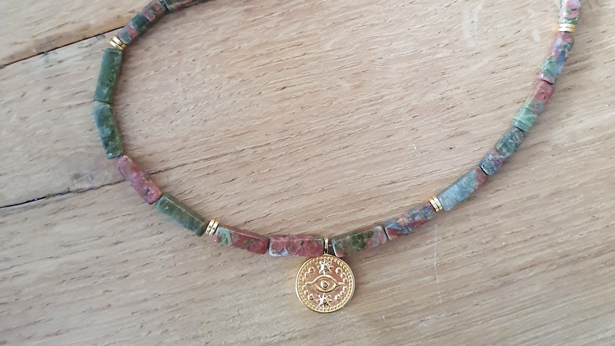 Collier multirangs tendance avec pierres gemmes Cornaline et Unakite : Etape 1