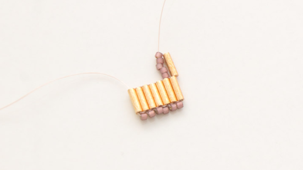 Boucles d'oreilles en perles Bugles Miyuki Brick Stitch : Etape 5
