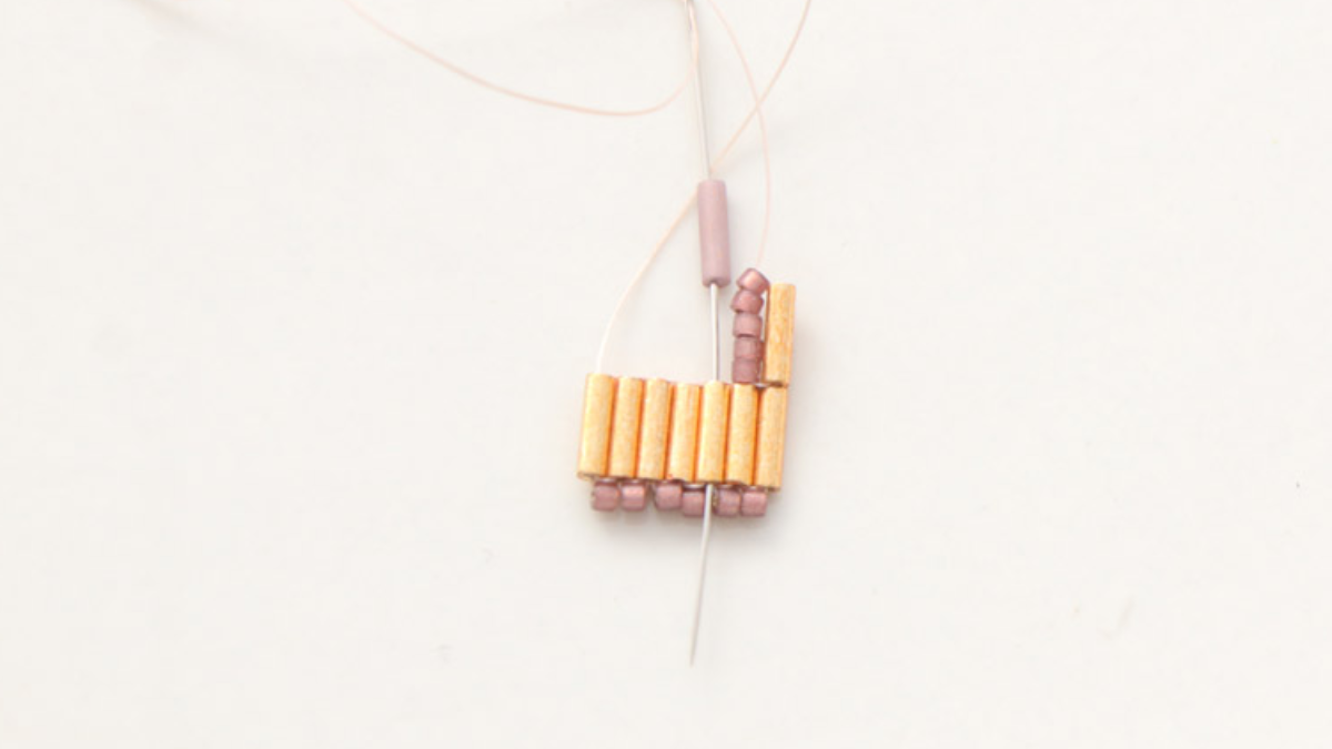 Boucles d'oreilles en perles Bugles Miyuki Brick Stitch : Etape 7