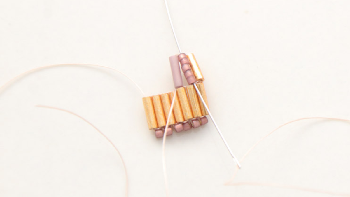 Boucles d'oreilles en perles Bugles Miyuki Brick Stitch : Etape 8