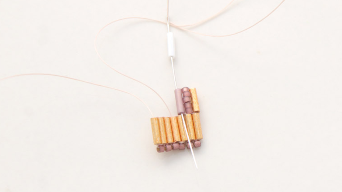 Boucles d'oreilles en perles Bugles Miyuki Brick Stitch : Etape 9