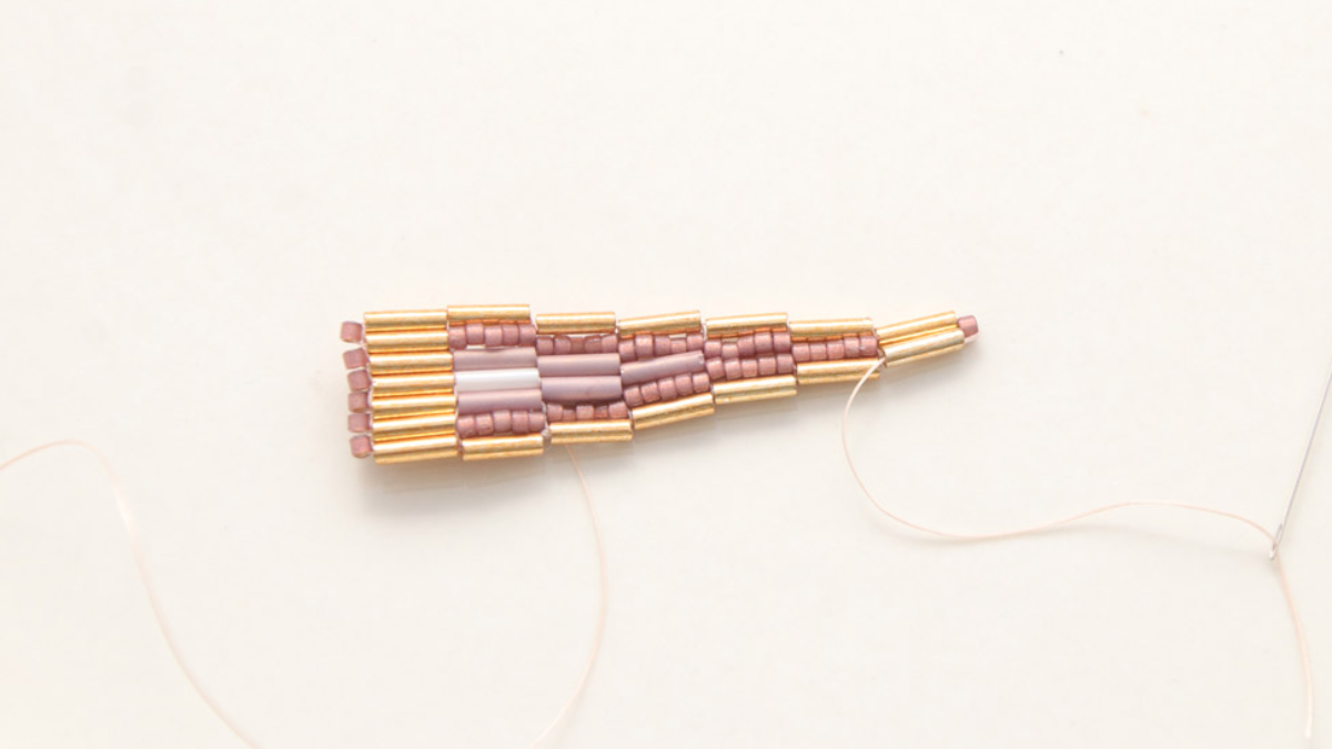 Boucles d'oreilles en perles Bugles Miyuki Brick Stitch : Etape 13