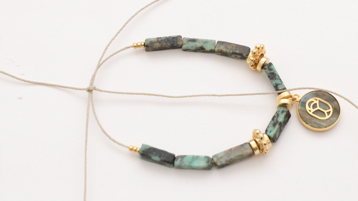 Tutoriel bracelets réglables avec perles en labradorite et turquoise africaine : Etape 2