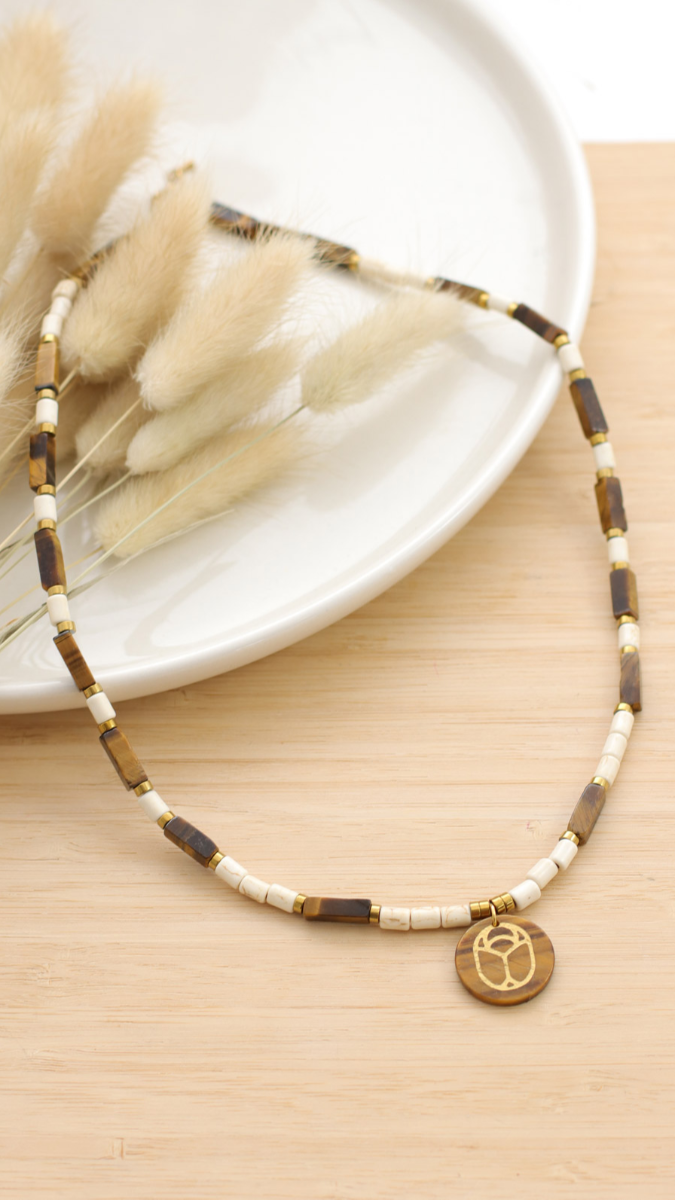 Schéma DIY Collier en perles Oeil de Tigre et breloque scarabée