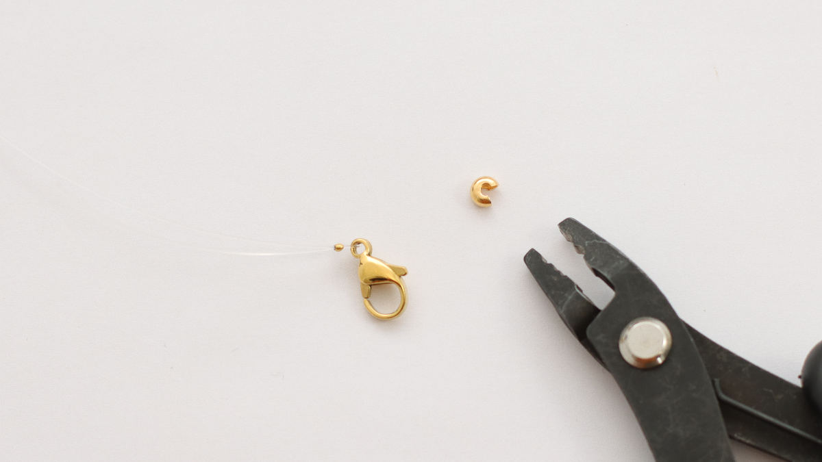 DIY Collier en perles Oeil de Tigre et breloque scarabée : Etape 1