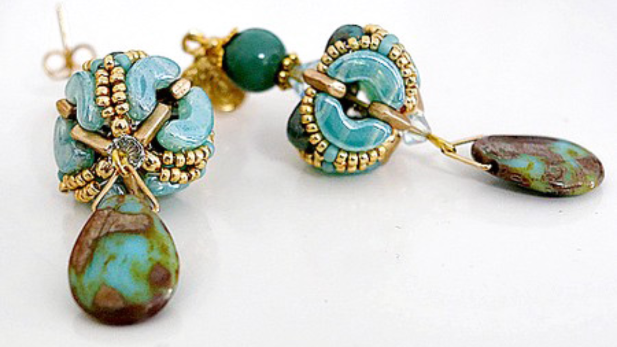 Boucles d'oreilles Misaki en perles en verre Arcos Samos et Piros par Puca