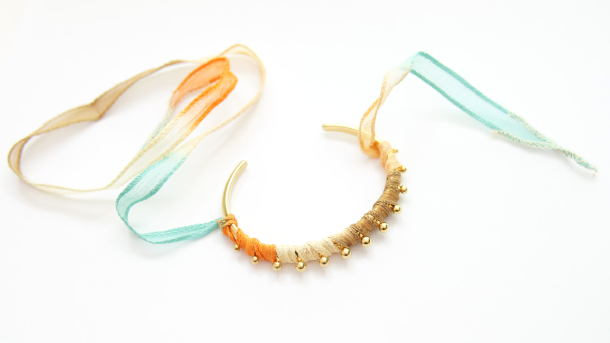 DIY Bracelet Jonc doré style Boho avec ruban de soie tie and dye : Etape 2
