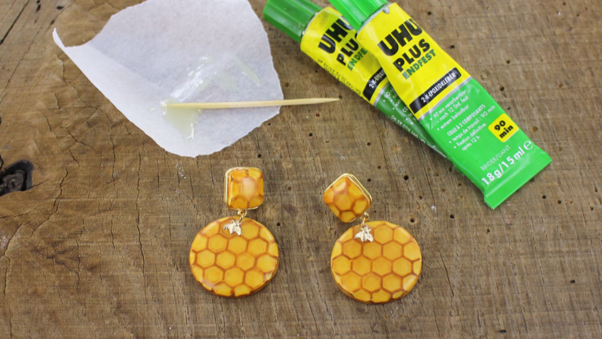 Boucles d'oreilles nid d'abeilles avec de la Fimo liquide : Etape 7