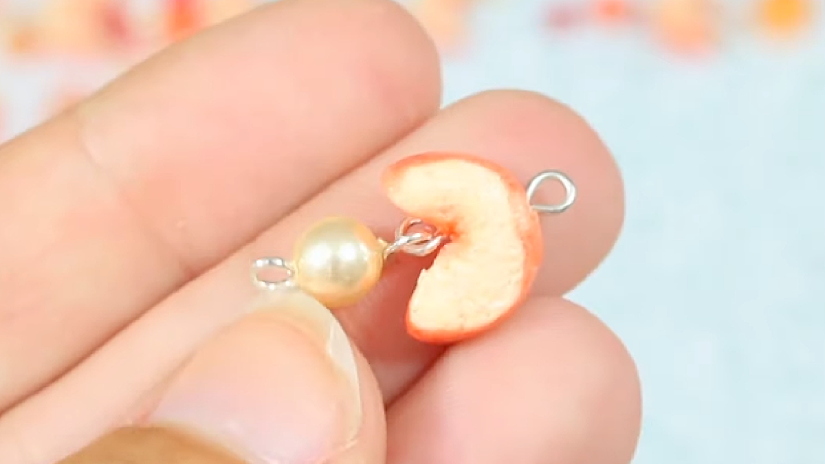 Bracelet pêle-mêle de perles et tranches de pêche en pâte polymère : Etape 12