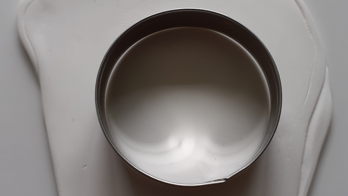 DIY Pendentif pâte polymère et motif fleurs technique dotting tool : Etape 1