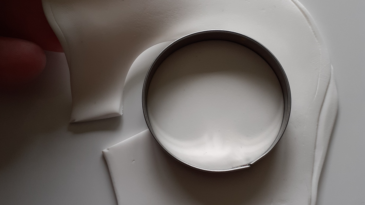 DIY Pendentif pâte polymère et motif fleurs technique dotting tool : Etape 2