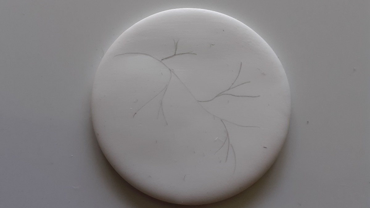 DIY Pendentif pâte polymère et motif fleurs technique dotting tool : Etape 3