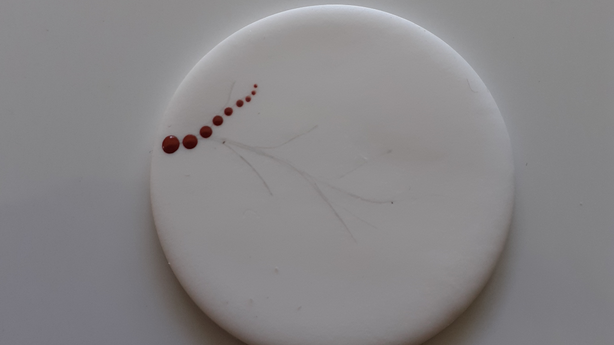 DIY Pendentif pâte polymère et motif fleurs technique dotting tool : Etape 4