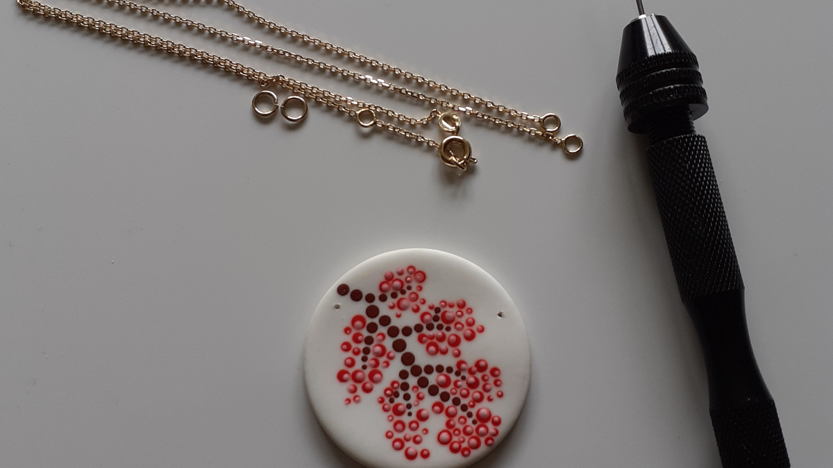 DIY Pendentif pâte polymère et motif fleurs technique dotting tool : Etape 14