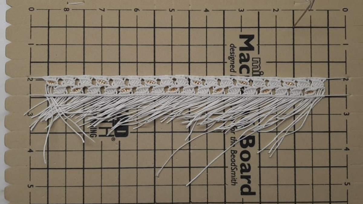 DIY Bracelet chevillère motif feuille en micromacramé avec insertion de perles Miyuki : Etape 14