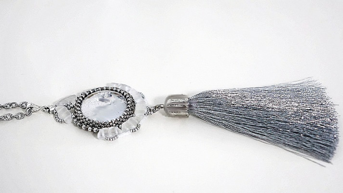 Schéma Pendentif Juan cabochon et perles en verre Arcos par Puca