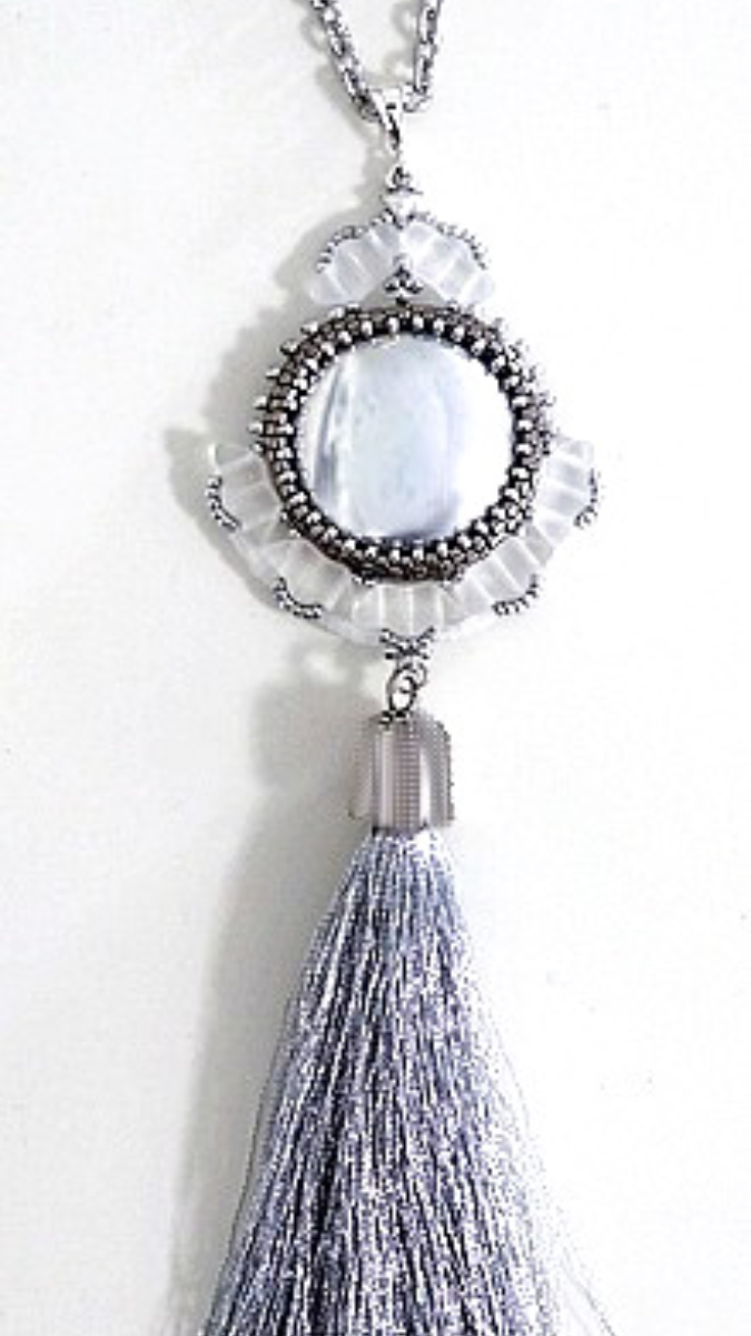 Schéma Pendentif Juan cabochon et perles en verre Arcos par Puca
