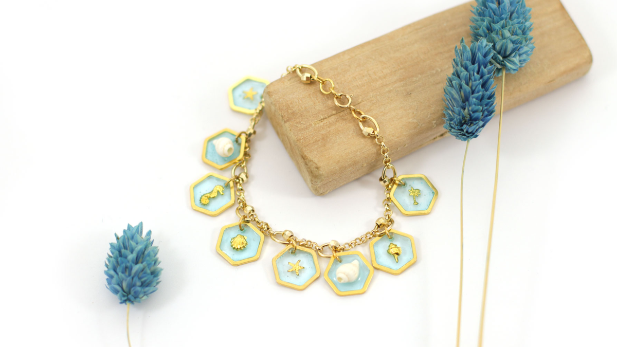 Bracelet Breloques Résiner ses souvenirs de vacances