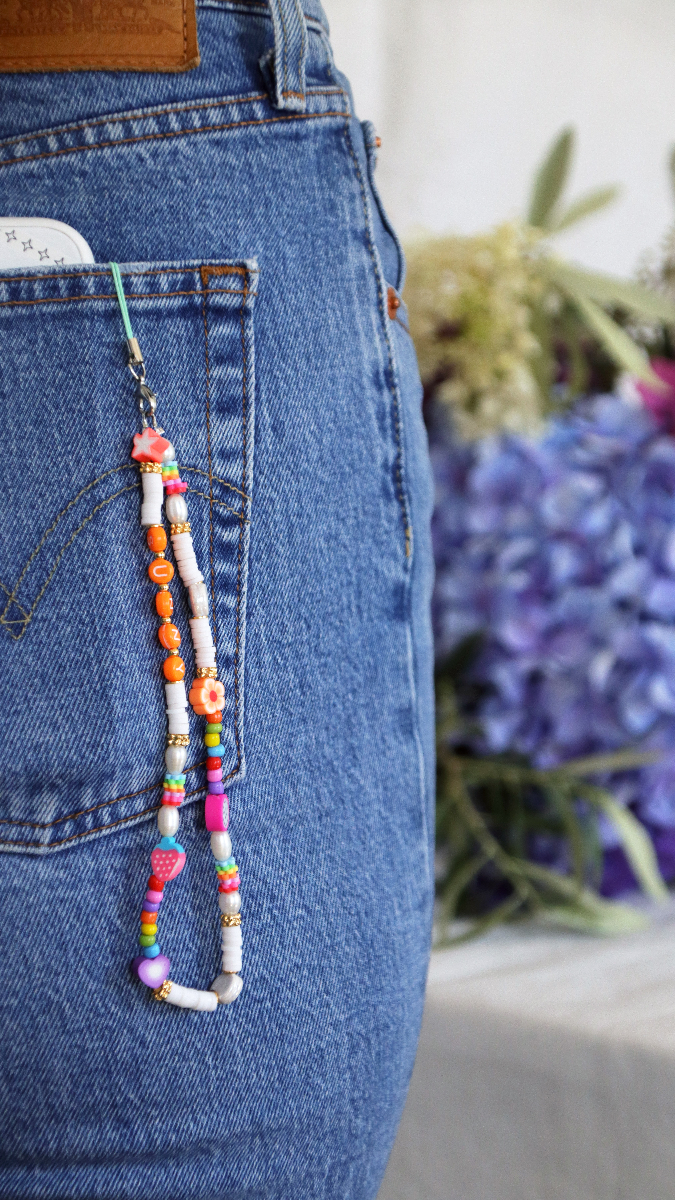 Schéma Bijoux de téléphone perles lettres, heishi, et perles en polymère