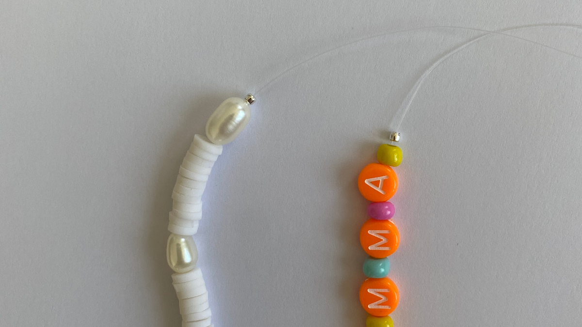 Bijoux de téléphone perles lettres, heishi, et perles en polymère : Etape 1