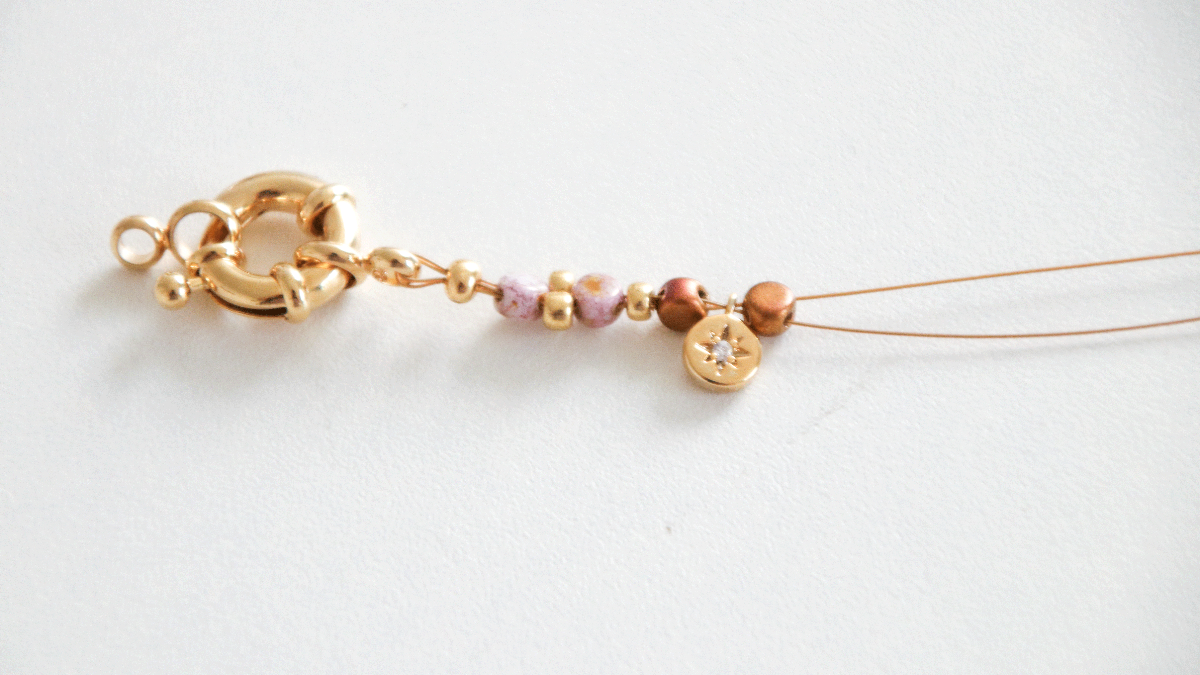 Bracelet multirangs en perles Kalos par Puca, rocailles Miyuki et breloques oxyde de zirconium : Etape 3