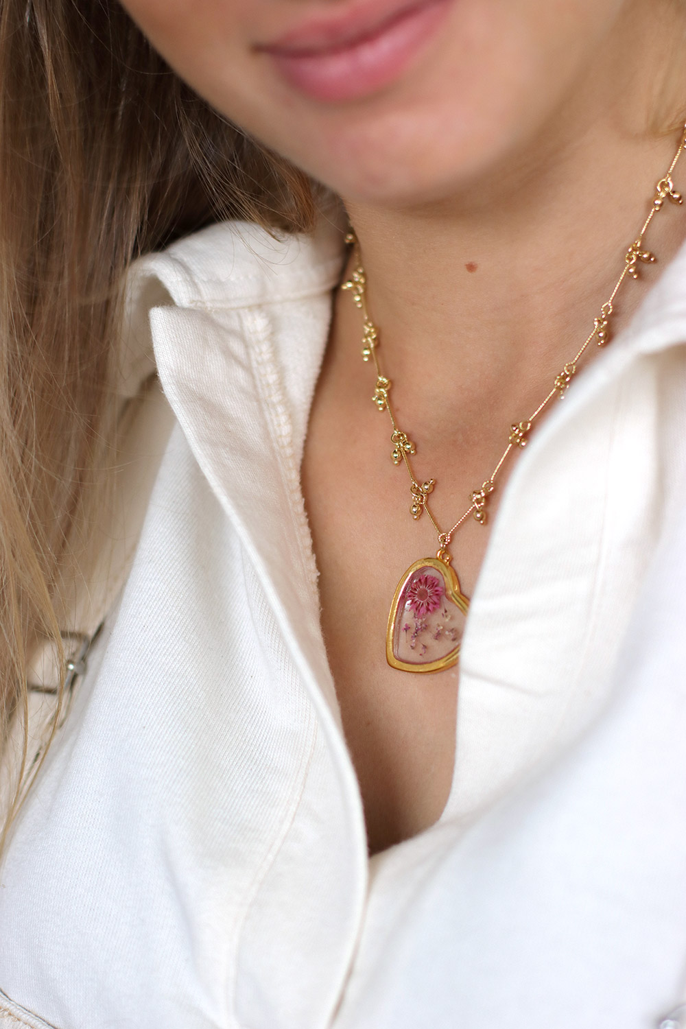 Schéma DIY Collier Pendentif Coeur en résine UV LED inclusion de fleurs séchées