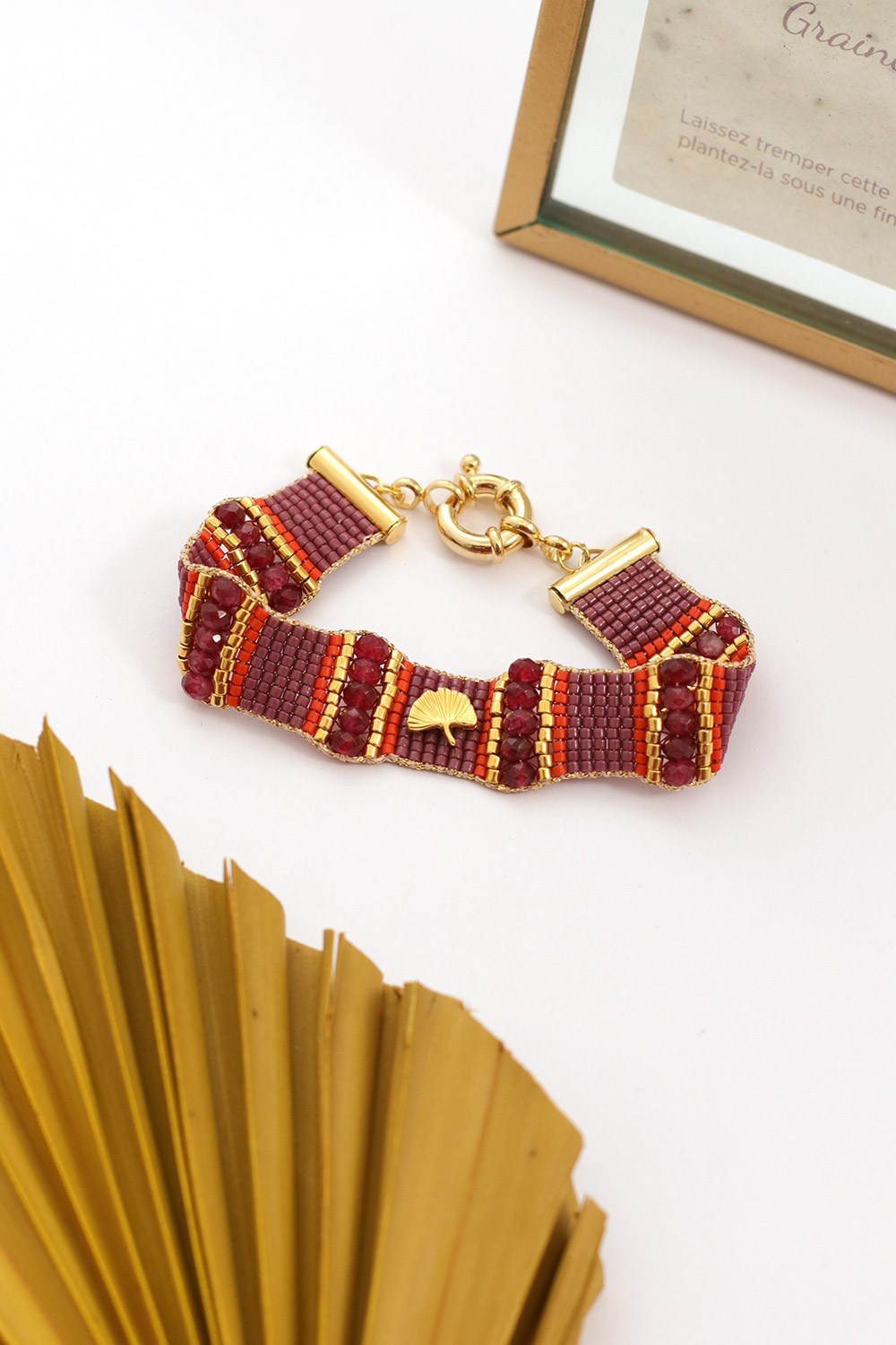 Grille de tissage bracelet Miyuki sur métier à tisser avec pierre gemme